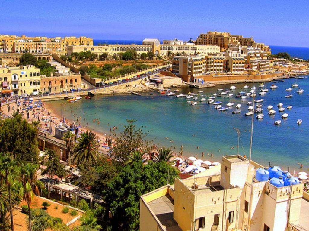 Splendid 2Br Apartment, Steps To St Georges Bay Сент Джулианс Экстерьер фото